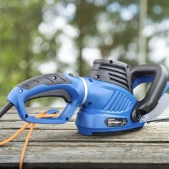 Hyundai HYHT680E Electric Hedge Trimmer 680W 610mm -Outdoor Tools Pro Shop HYHT680E 12 87395