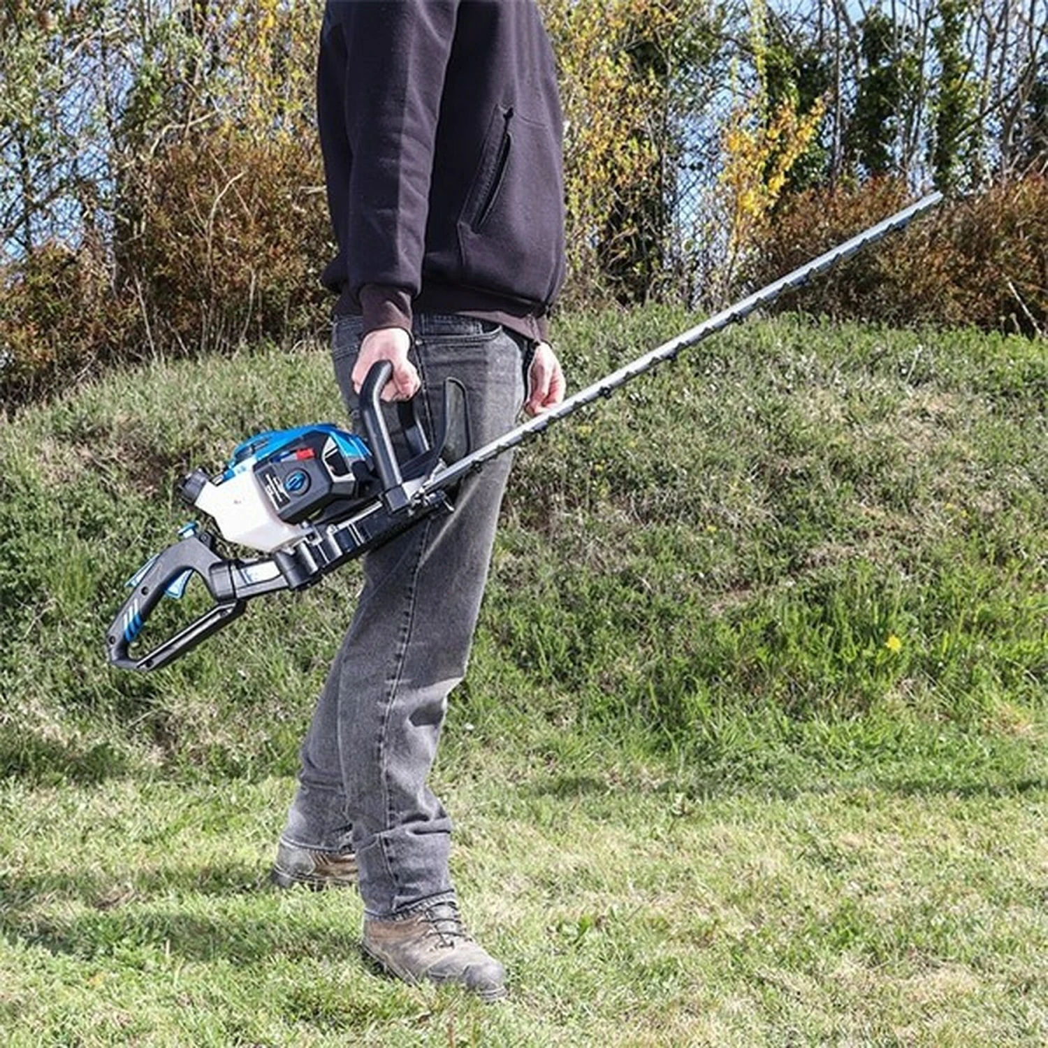 Hyundai HYHT2600X Petrol Hedge Trimmer 60cm 4 Hyundai HYHT2600X Petrol Hedge Trimmer 60cm - Image 2